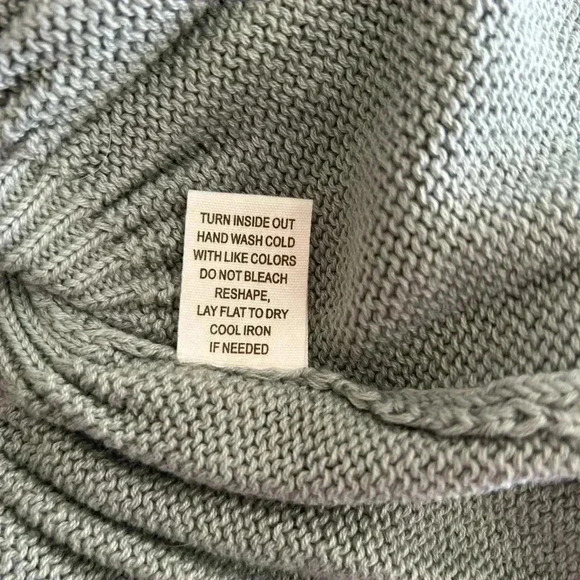 BLU PEPPER Ribbed Waist Sweater Top in Green Sage Small V Neck like new - Picture 8 of 10